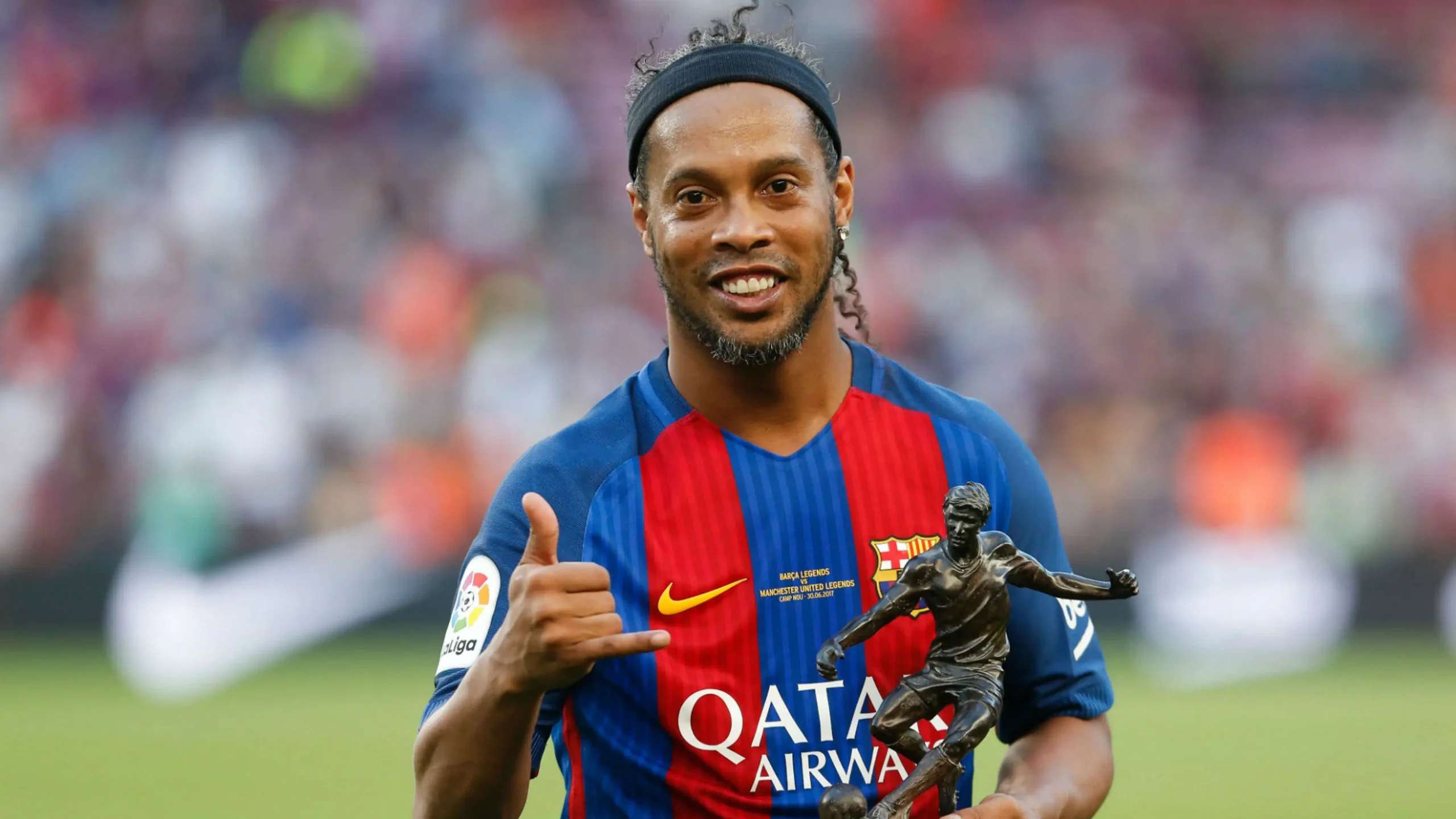 Ronaldinho - huyền thoại của Barcelona